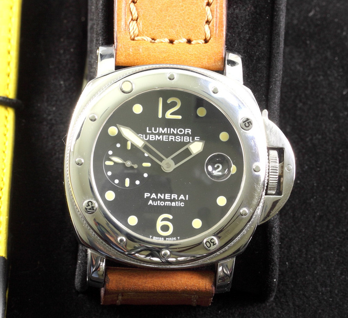 FS PAM 24A 1st year Submersible with a shiny bezel Rolex Forums